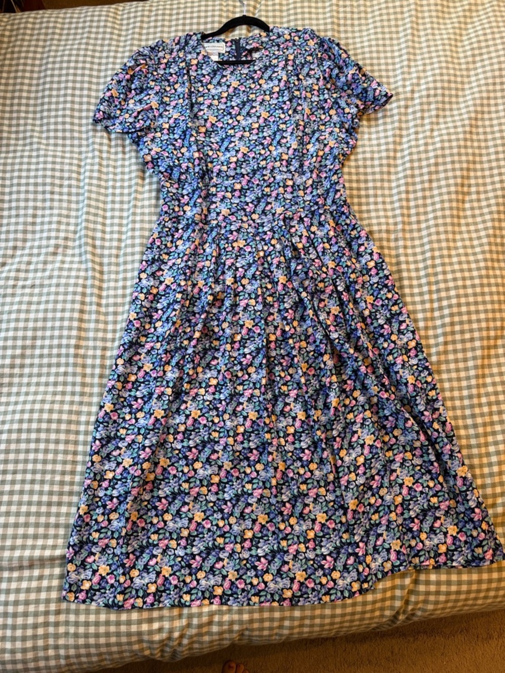 Karin Steven’s 1990s Classic Vintage Dress